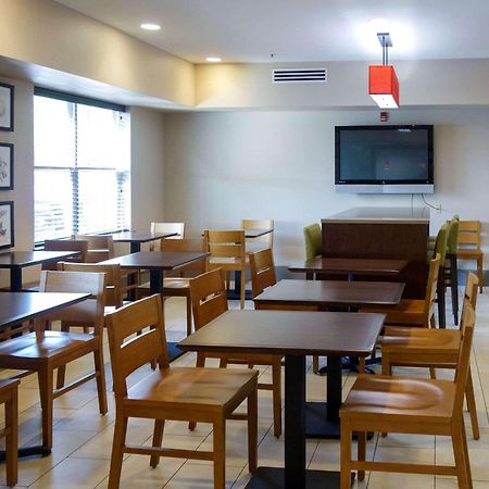 Country Inn & Suites By Radisson, Washington, Dc East - Capitol Heights, Md Buitenkant foto