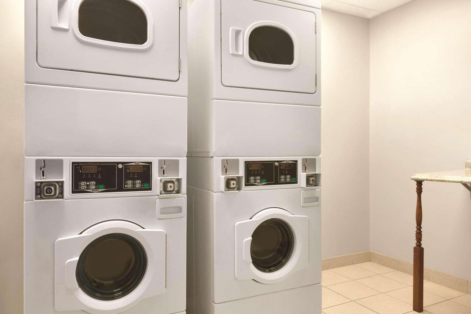 Country Inn & Suites By Radisson, Washington, Dc East - Capitol Heights, Md Buitenkant foto