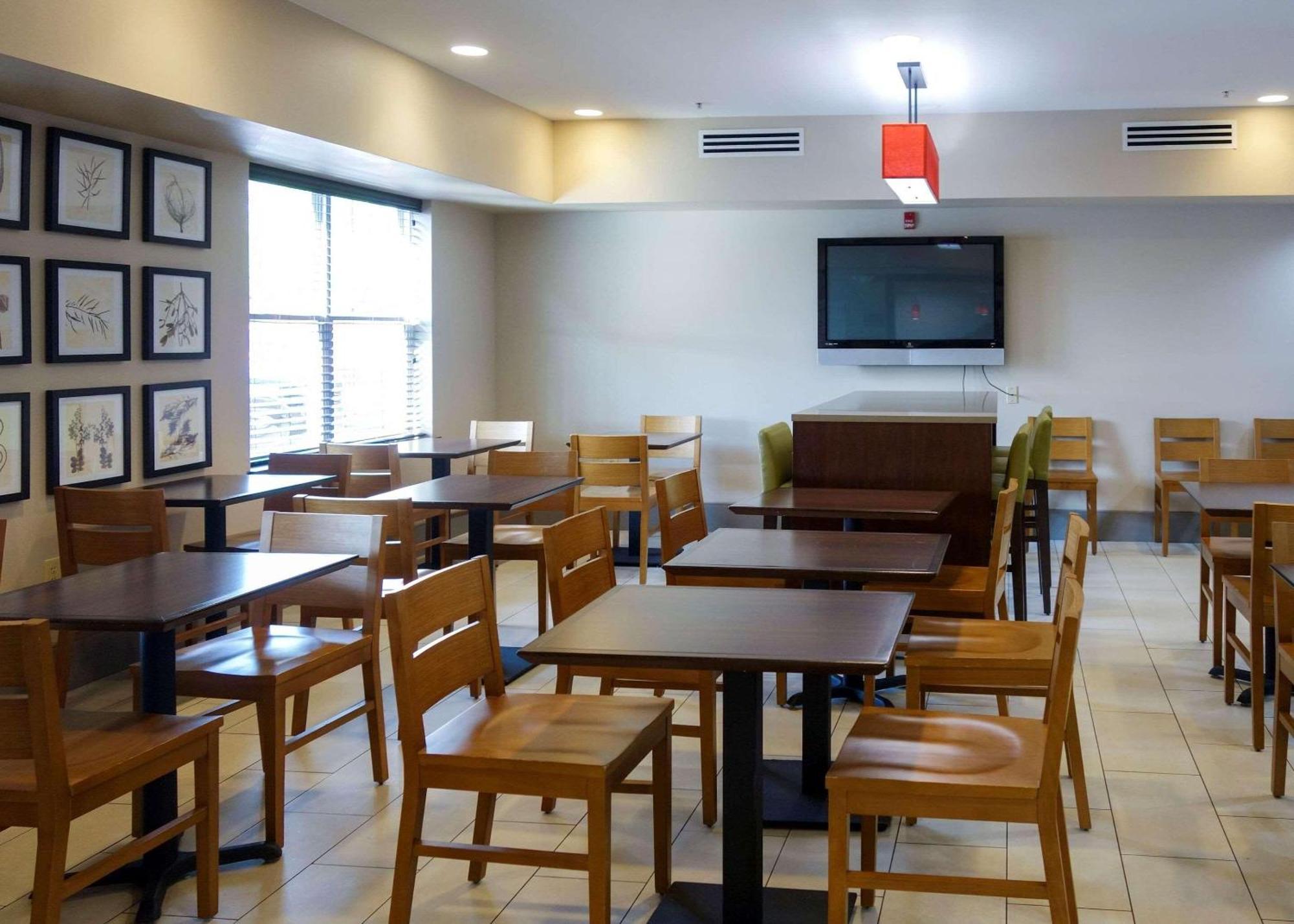Country Inn & Suites By Radisson, Washington, Dc East - Capitol Heights, Md Buitenkant foto