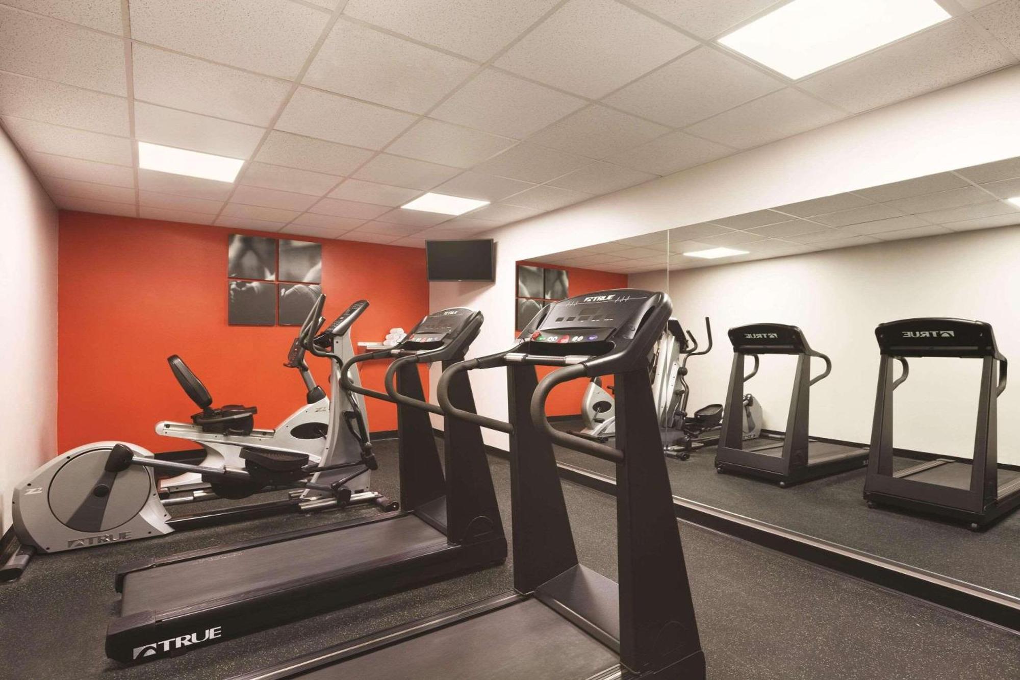Country Inn & Suites By Radisson, Washington, Dc East - Capitol Heights, Md Buitenkant foto