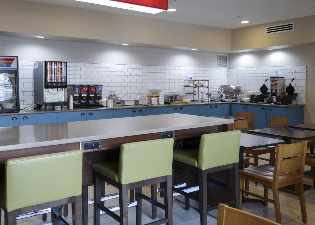 Country Inn & Suites By Radisson, Washington, Dc East - Capitol Heights, Md Buitenkant foto