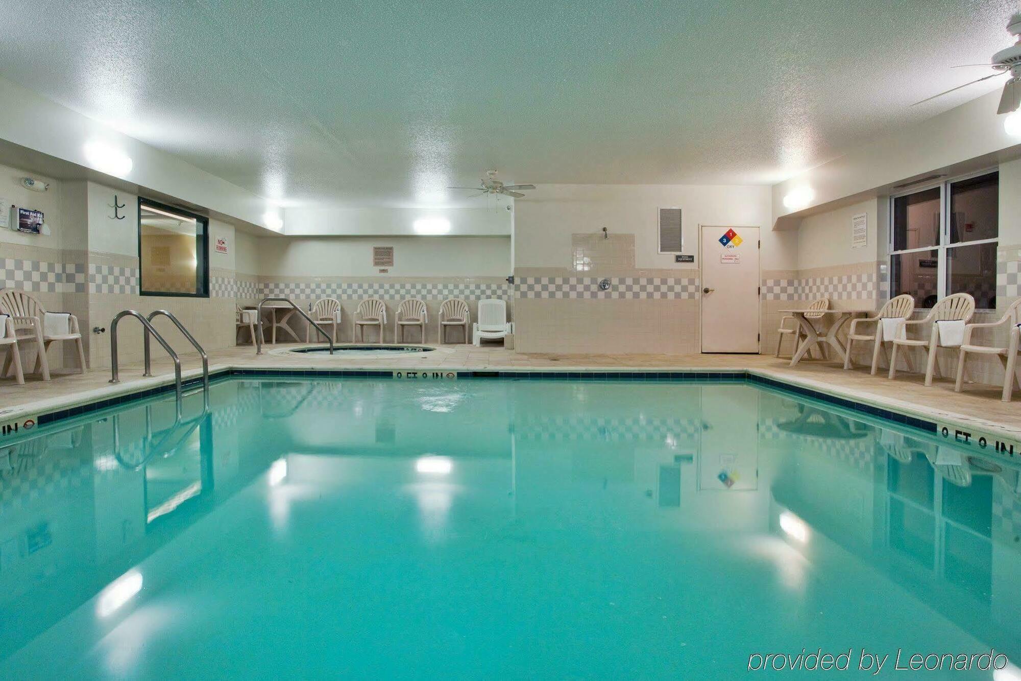 Country Inn & Suites By Radisson, Washington, Dc East - Capitol Heights, Md Buitenkant foto